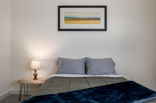 Luxury Downtown Bangor Apartment image 18