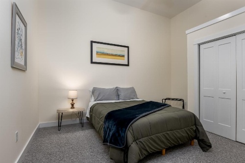 Luxury Downtown Bangor Apartment image 19