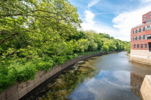 Luxury Downtown Bangor Apartment image 29
