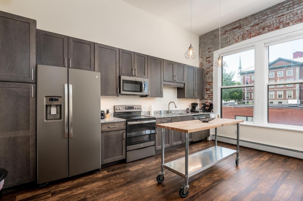 Luxury Downtown Bangor Apartment Main image