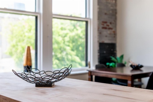 Luxury Downtown Bangor Apartment image 31