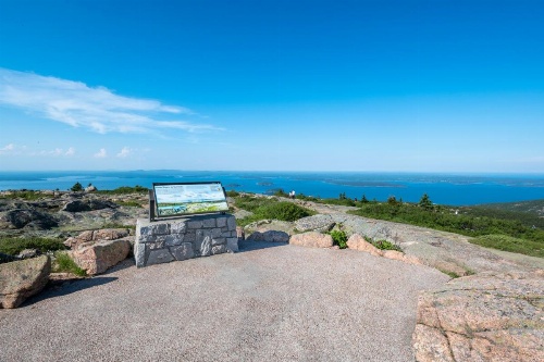 Luxury Downtown Bangor Apartment image 38