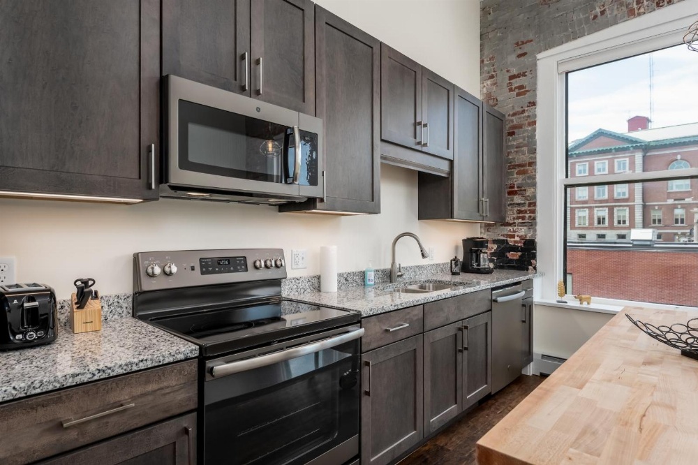 Luxury Downtown Bangor Apartment